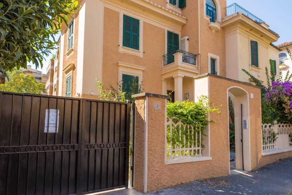 Apartamento Romantica With Balcony Near San Giovanni
